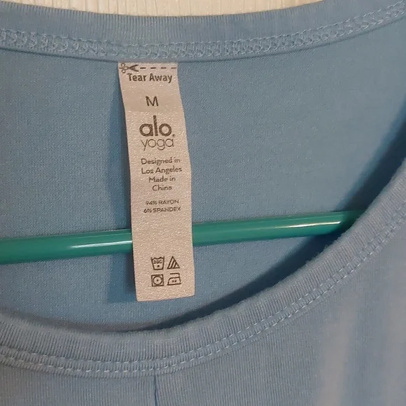 ALO Yoga Cover Cropped Tank Top - Picture 4 of 6